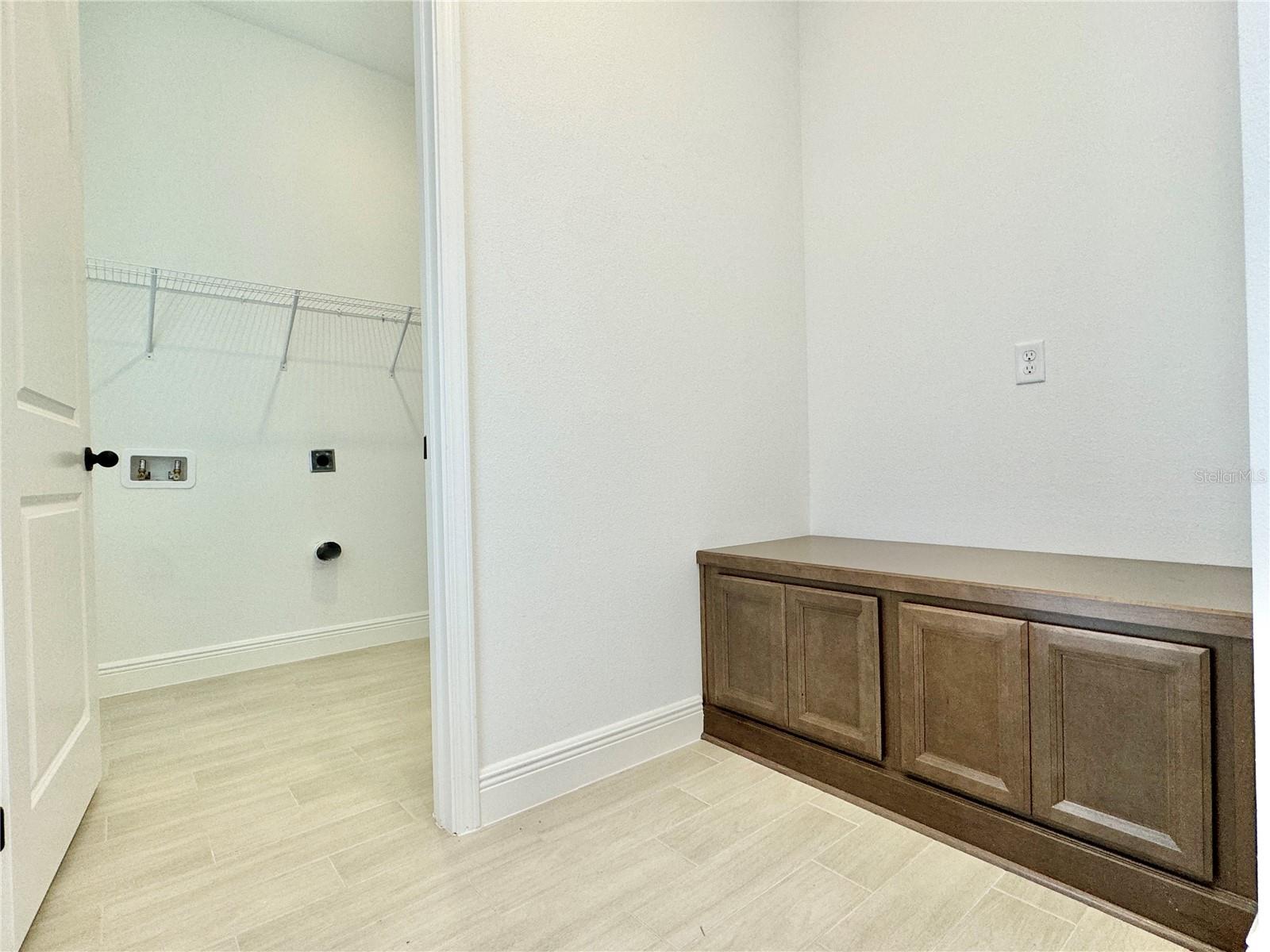 Image 29 of 72 For 9726 Neruda Street