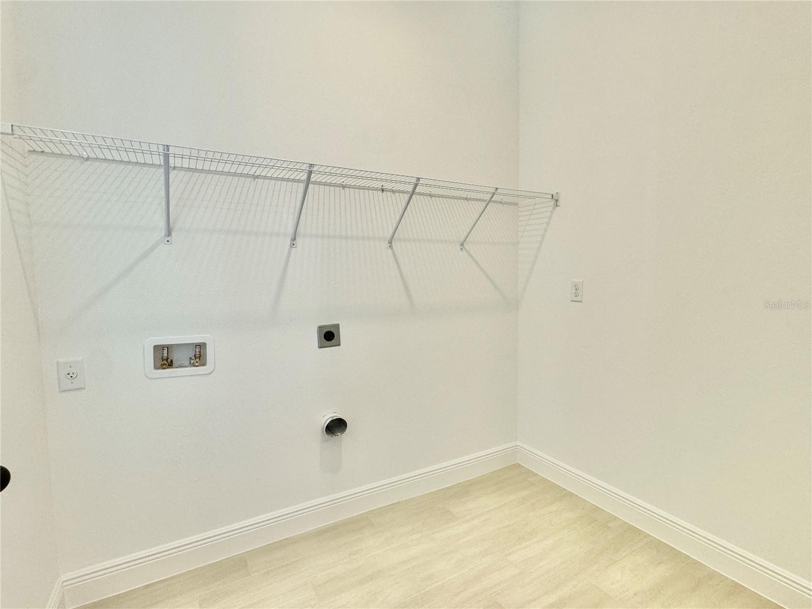 Image 30 of 72 For 9726 Neruda Street