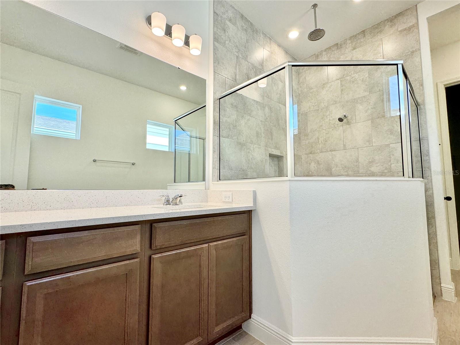 Image 37 of 72 For 9726 Neruda Street