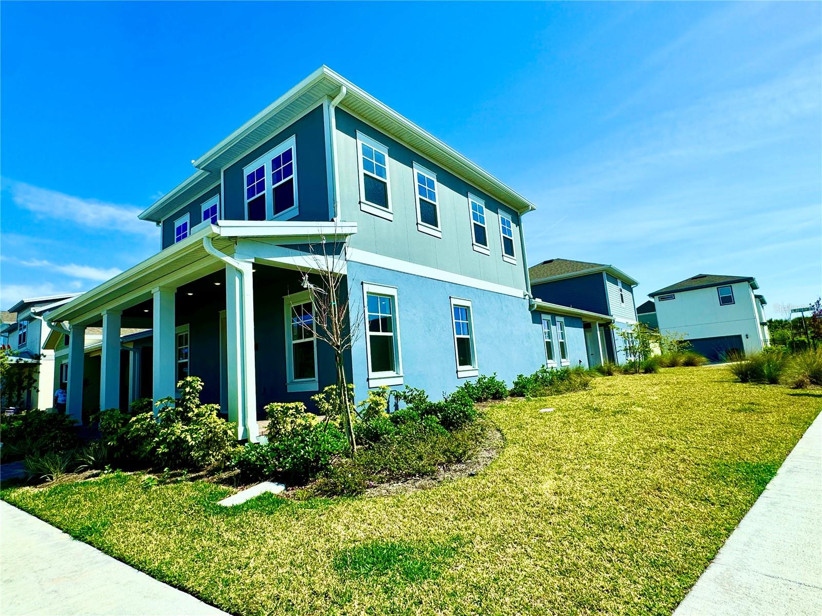 Image 4 of 72 For 9726 Neruda Street