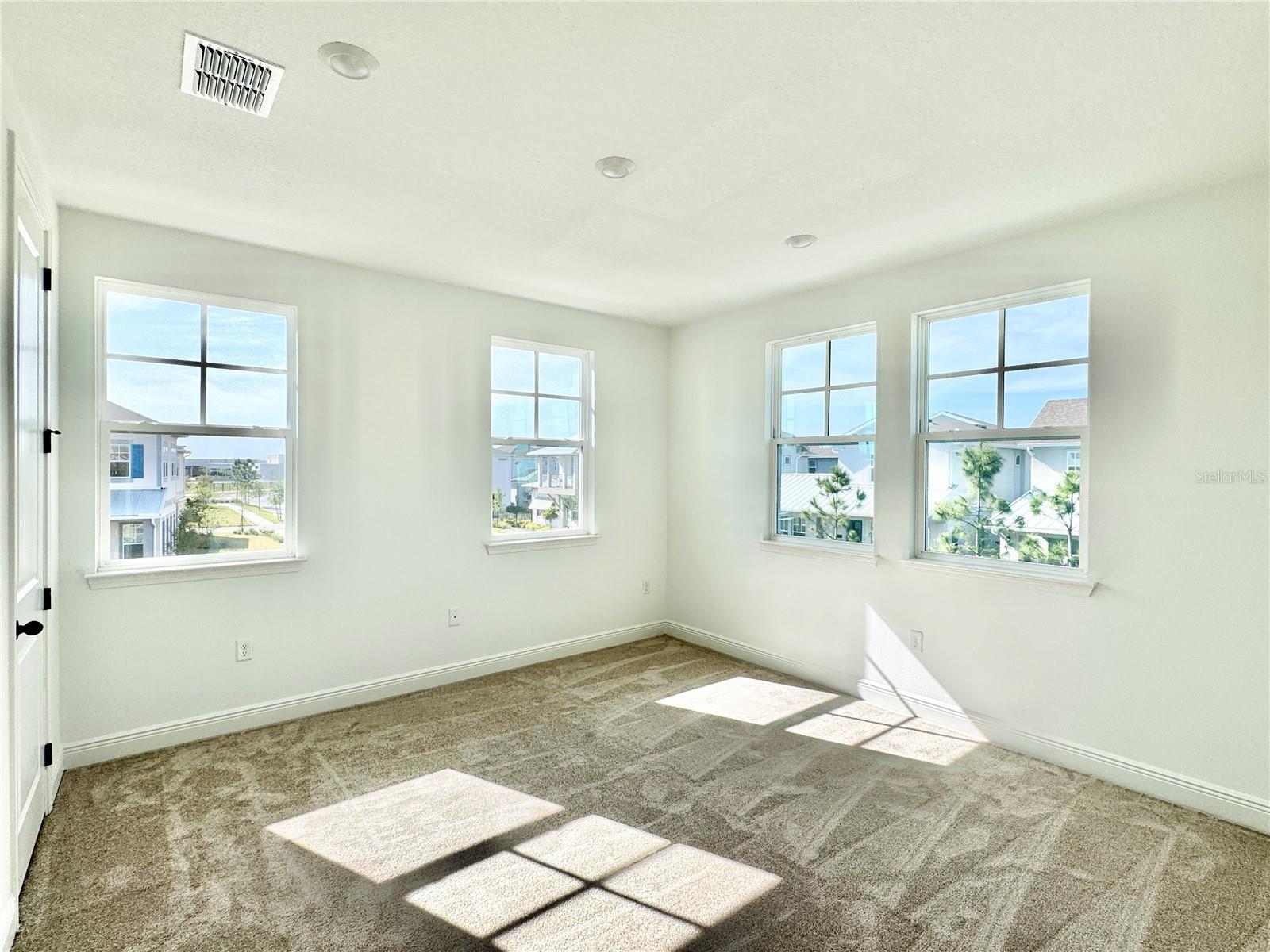 Image 52 of 72 For 9726 Neruda Street