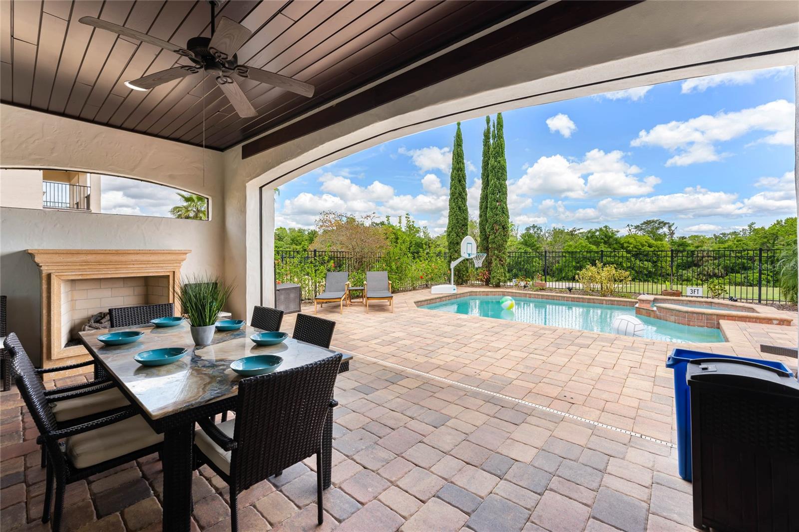 Image 18 of 58 For 1097 Castle Pines Court