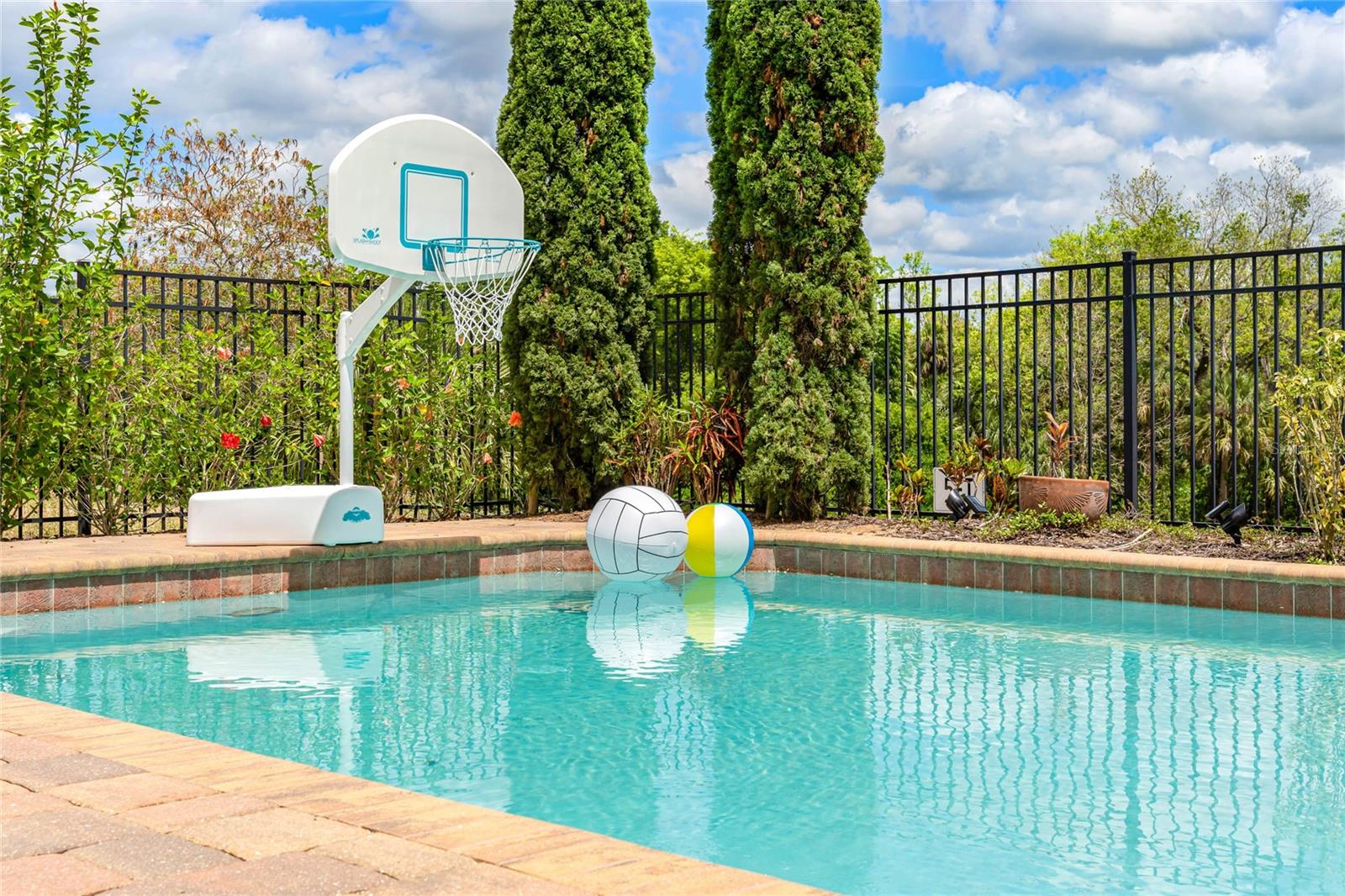 Image 22 of 58 For 1097 Castle Pines Court