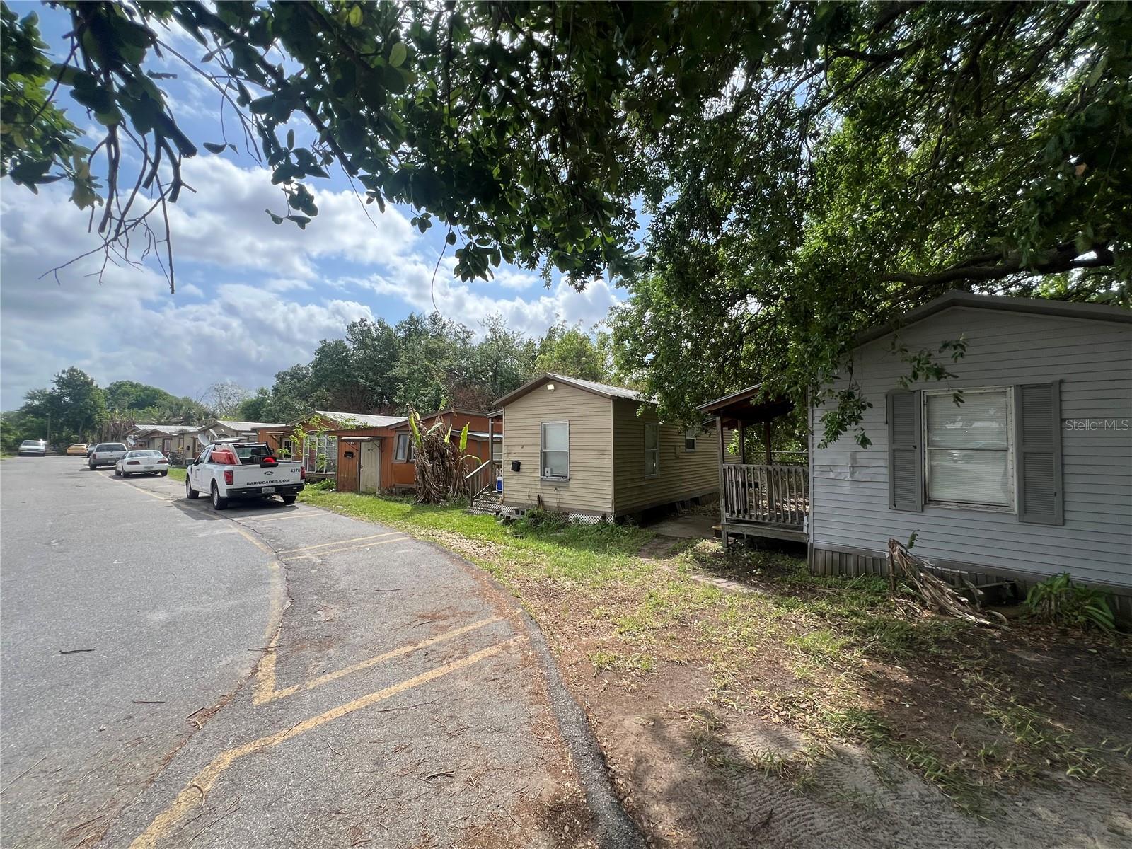 Image 4 of 10 For 15992 Colonial Drive