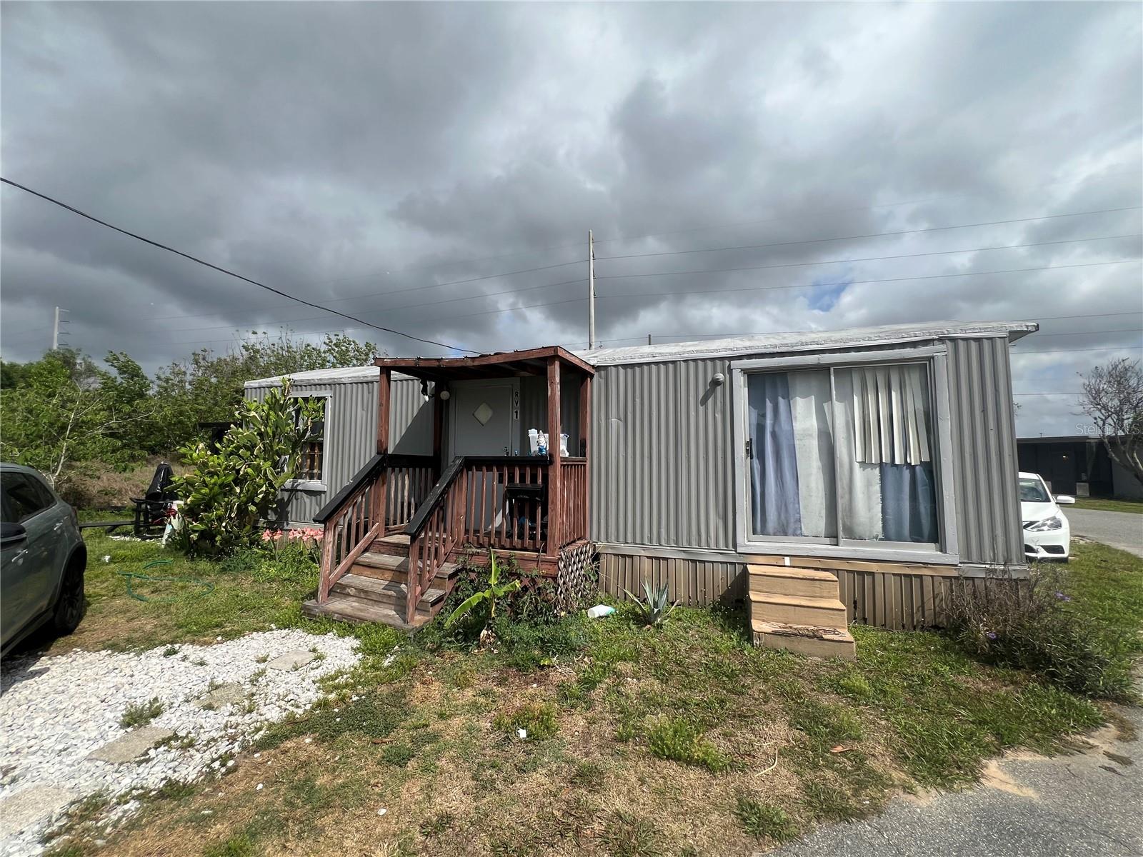 Image 6 of 10 For 15992 Colonial Drive