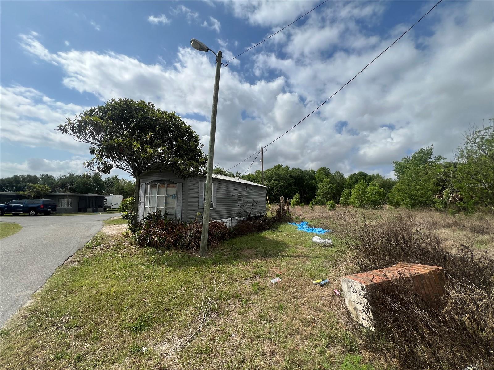 Image 9 of 10 For 15992 Colonial Drive