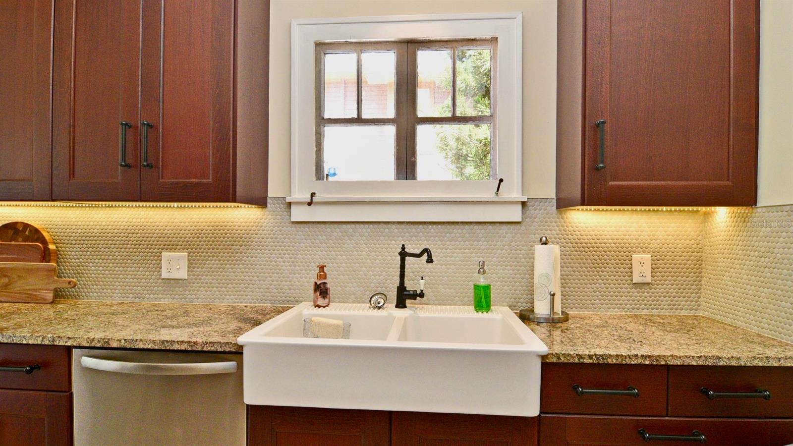 Image 12 of 42 For 1620 Park Lake Street