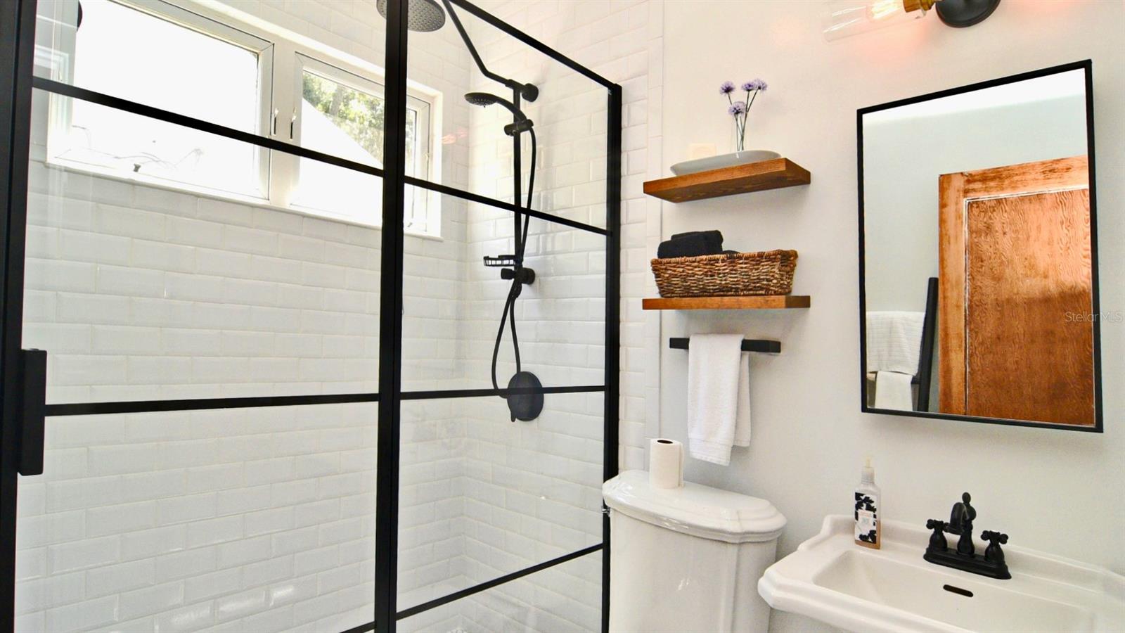 Image 21 of 42 For 1620 Park Lake Street