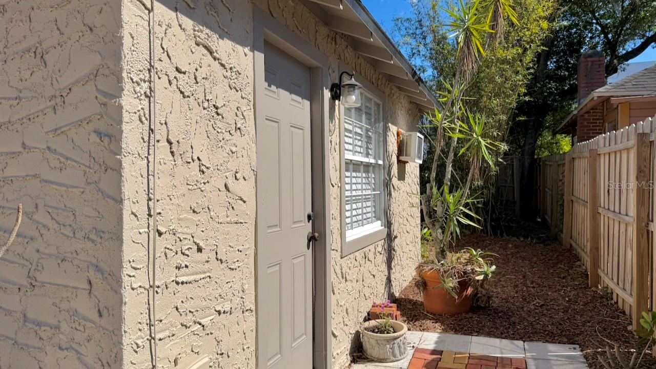 Image 32 of 42 For 1620 Park Lake Street