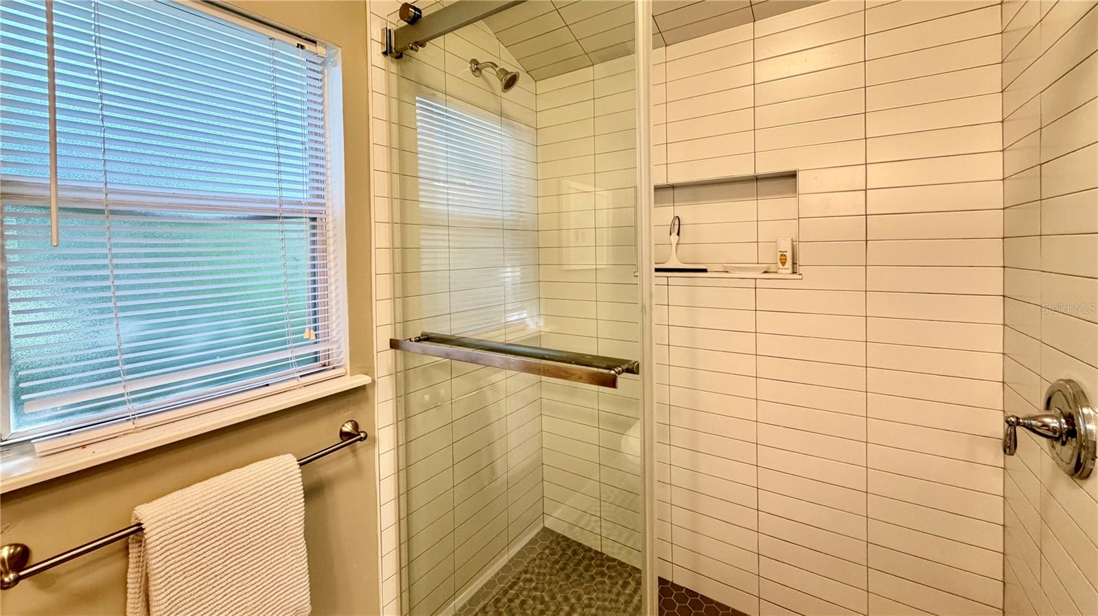 Image 40 of 42 For 1620 Park Lake Street