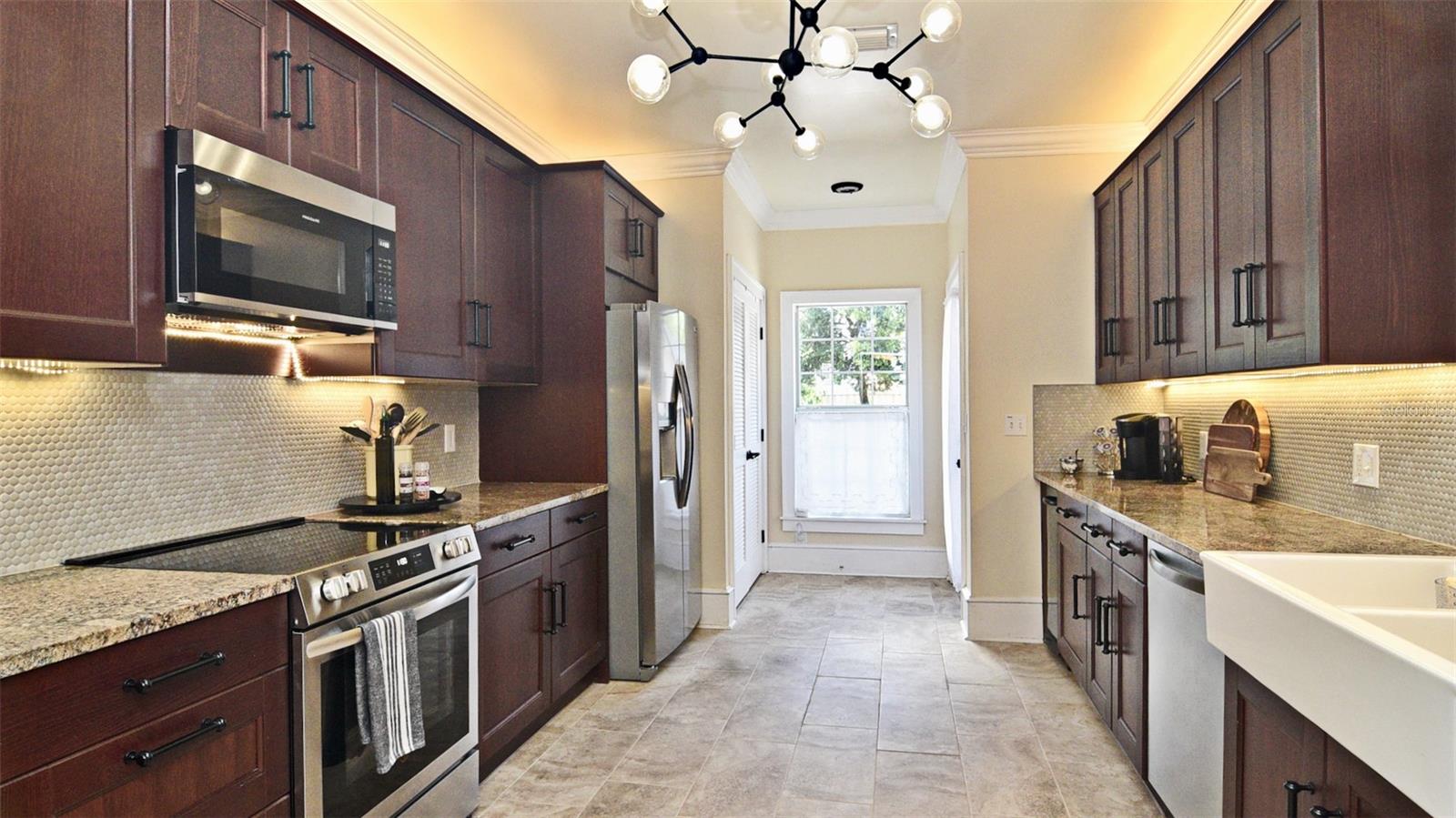 Image 9 of 42 For 1620 Park Lake Street