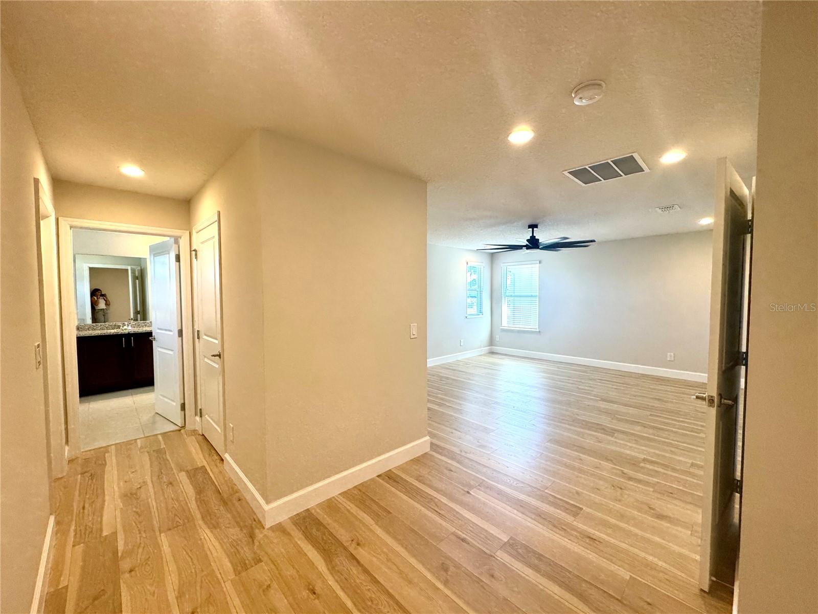 Image 14 of 44 For 3615 Voyager Lane