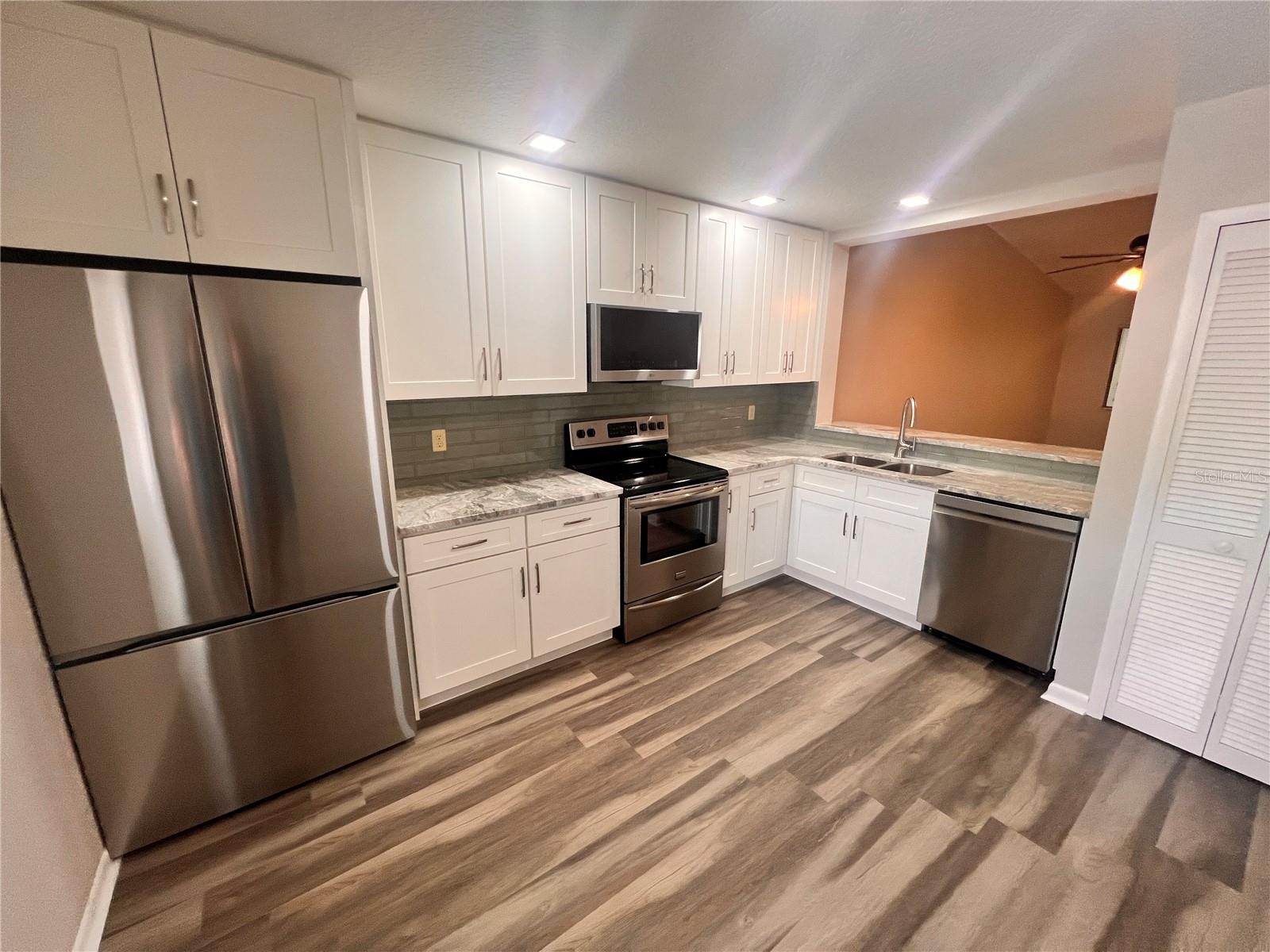 Image 4 of 30 For 17 Escondido Circle 239