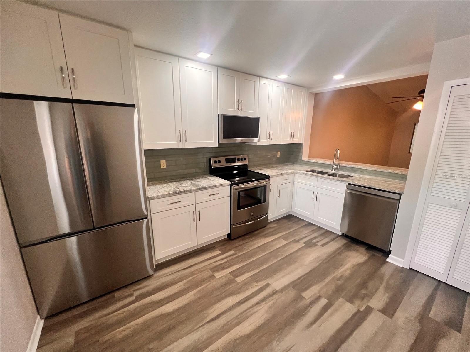 Image 5 of 30 For 17 Escondido Circle 239