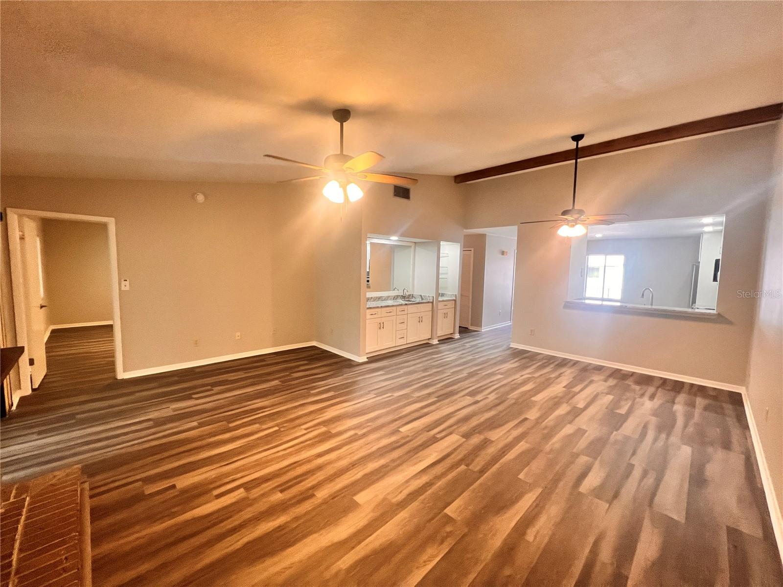 Image 8 of 30 For 17 Escondido Circle 239