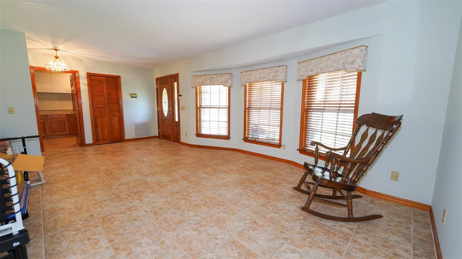 Image 10 of 49 For 204 Brynwood Lane