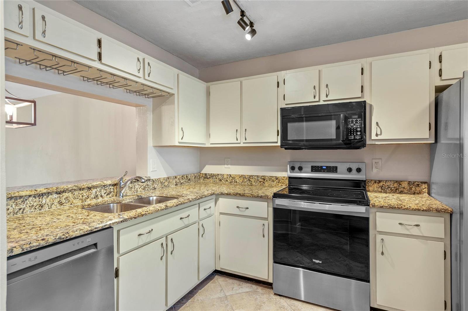 Image 11 of 37 For 409 Sandlewood Cove 3