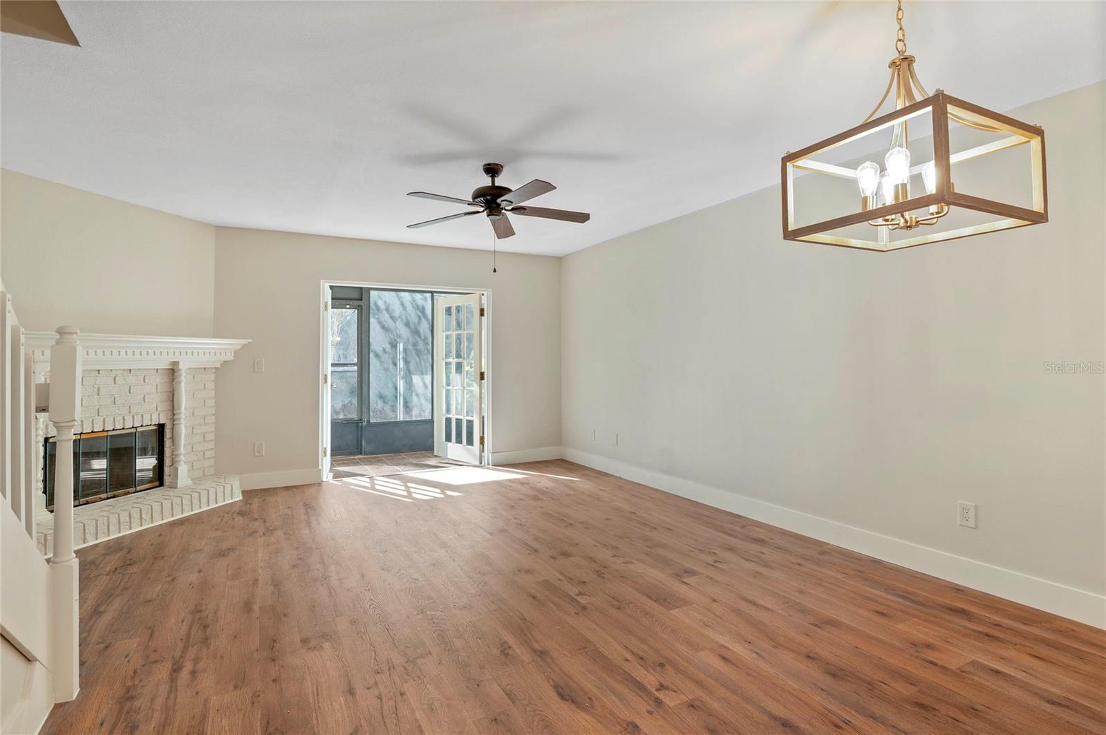 Image 3 of 37 For 409 Sandlewood Cove 3