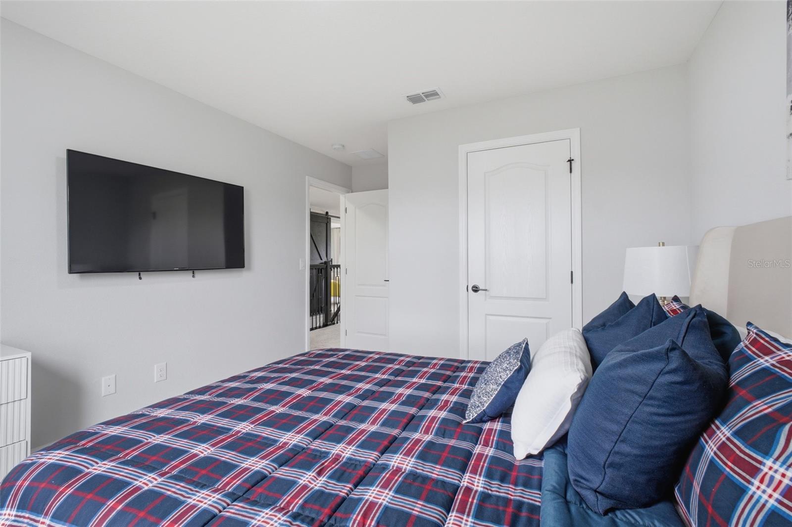 Image 36 of 49 For 5030 Shady Pines Drive