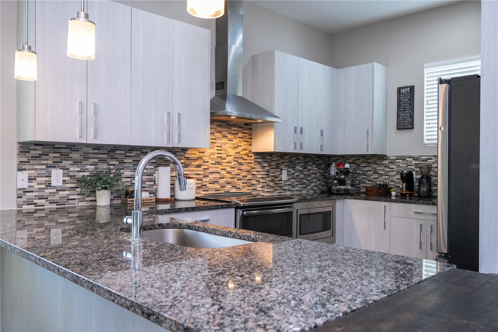 Image 18 of 61 For 73 Grant Street