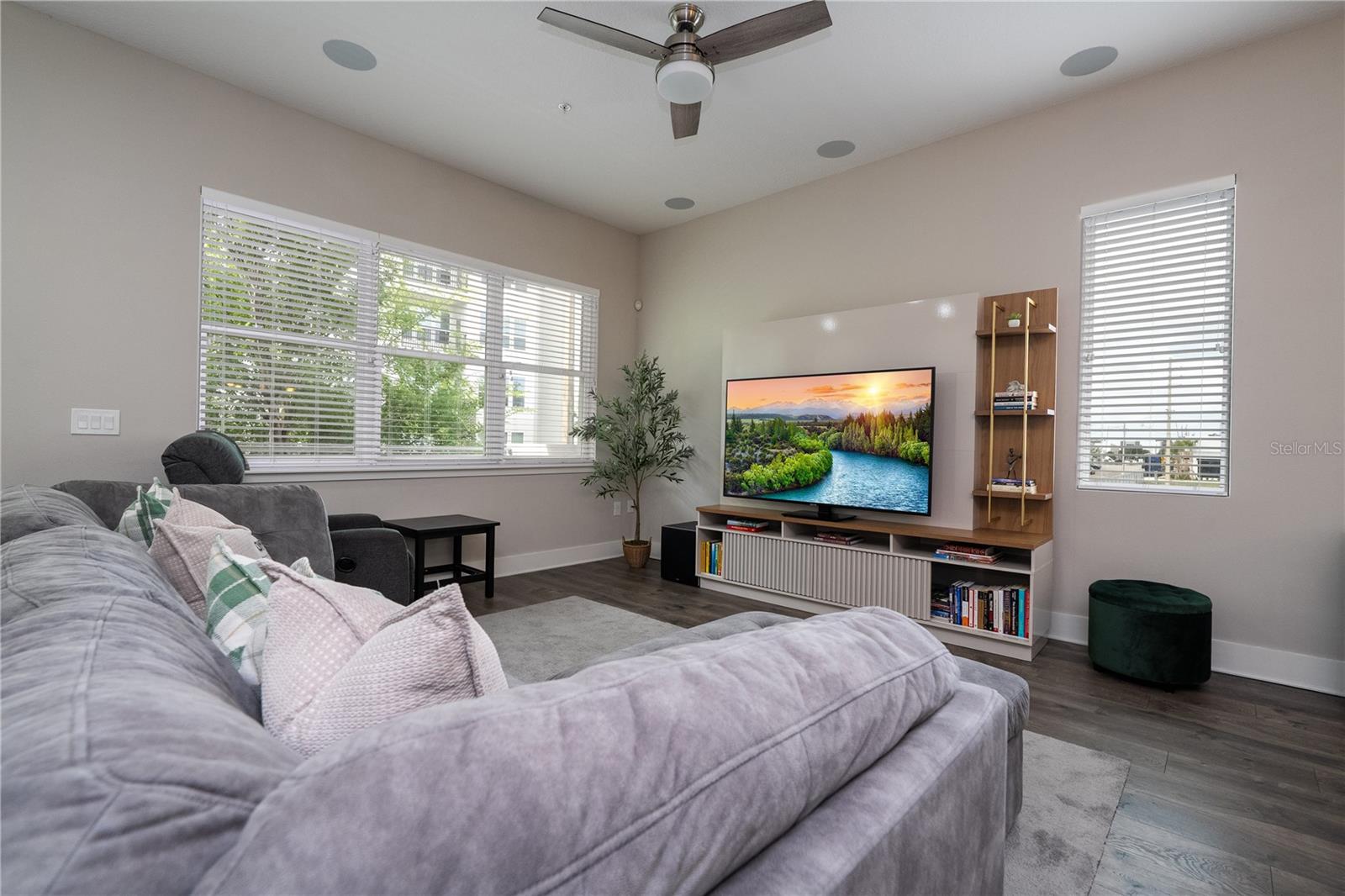 Image 20 of 61 For 73 Grant Street