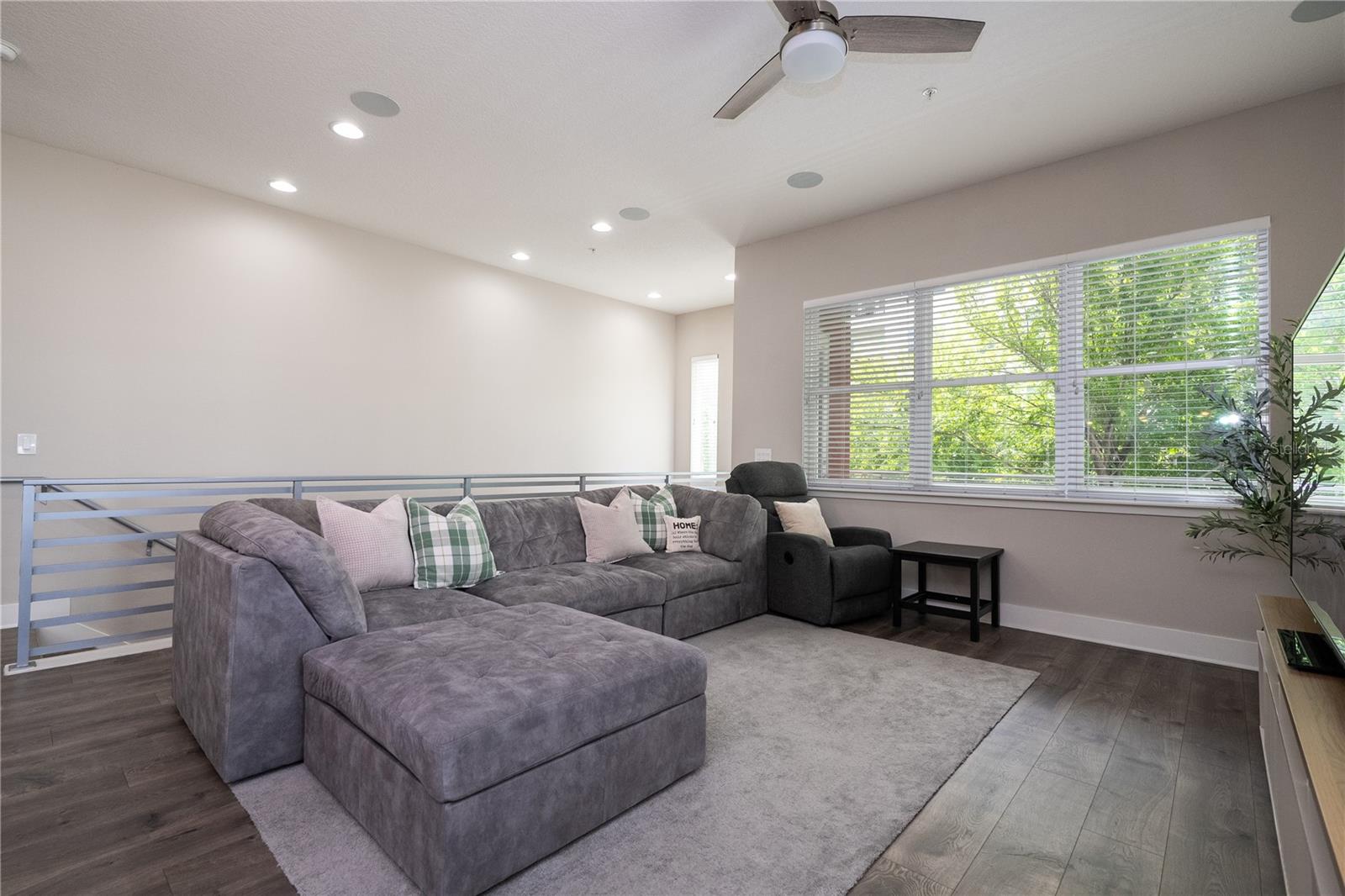 Image 21 of 61 For 73 Grant Street