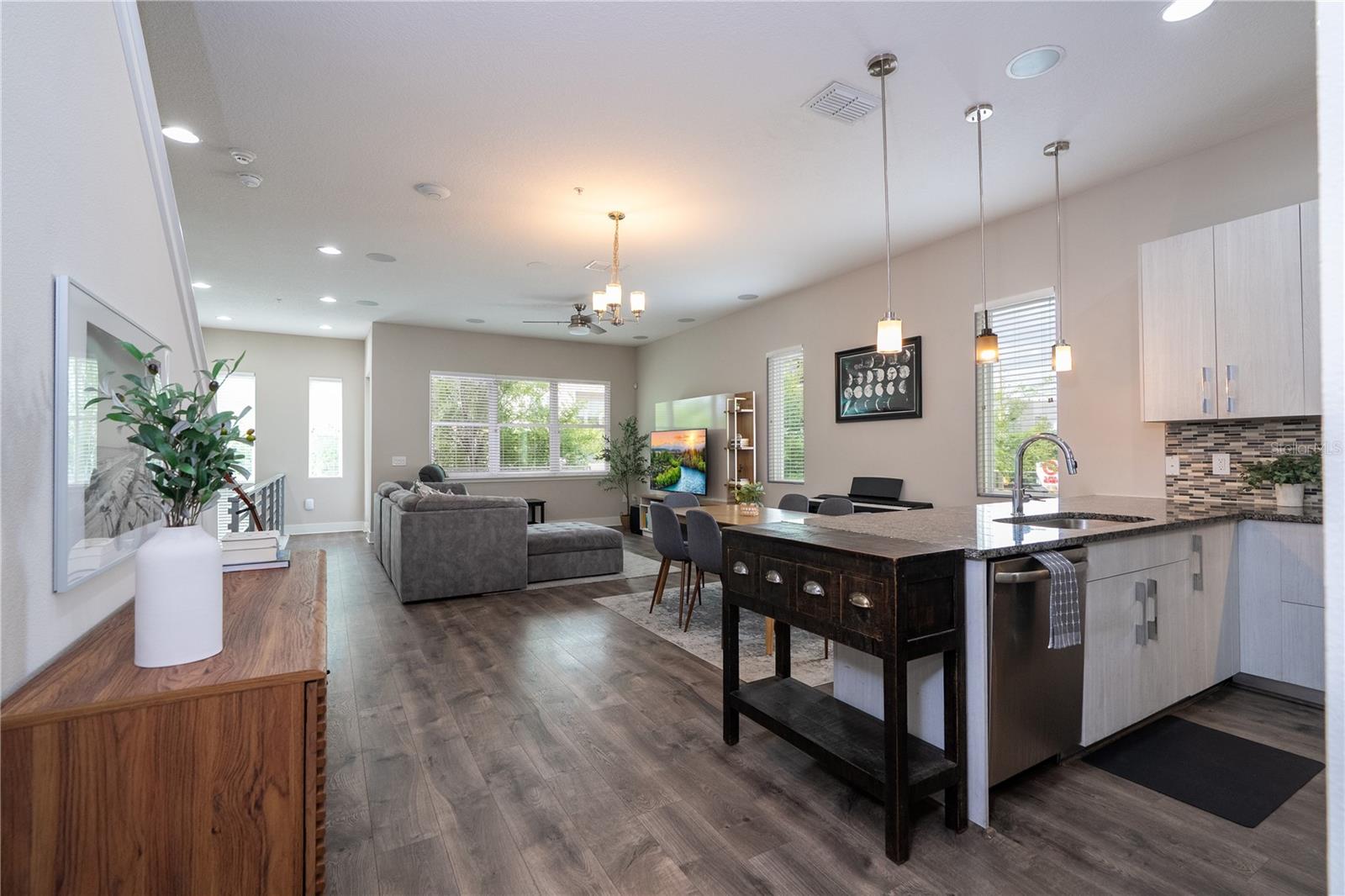 Image 33 of 61 For 73 Grant Street