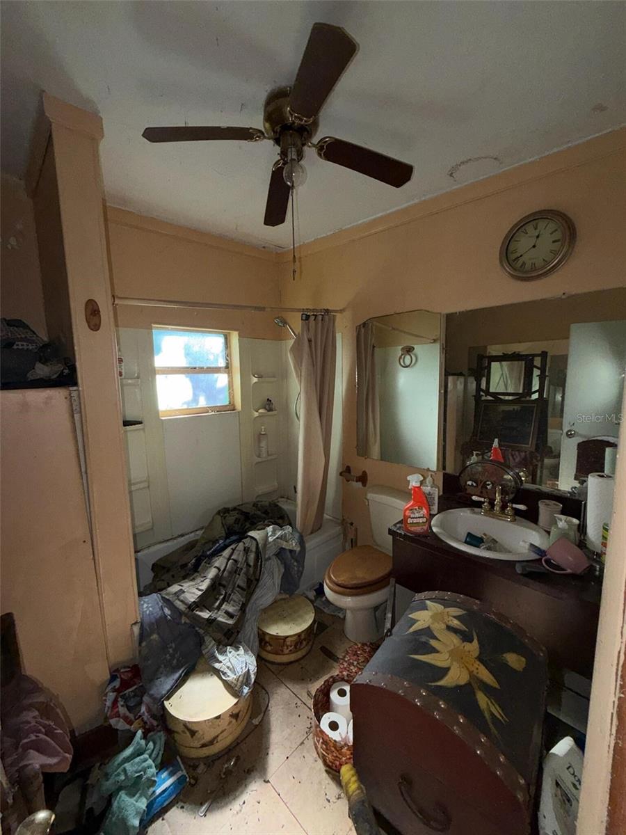 Image 11 of 13 For 702 Ohio Street