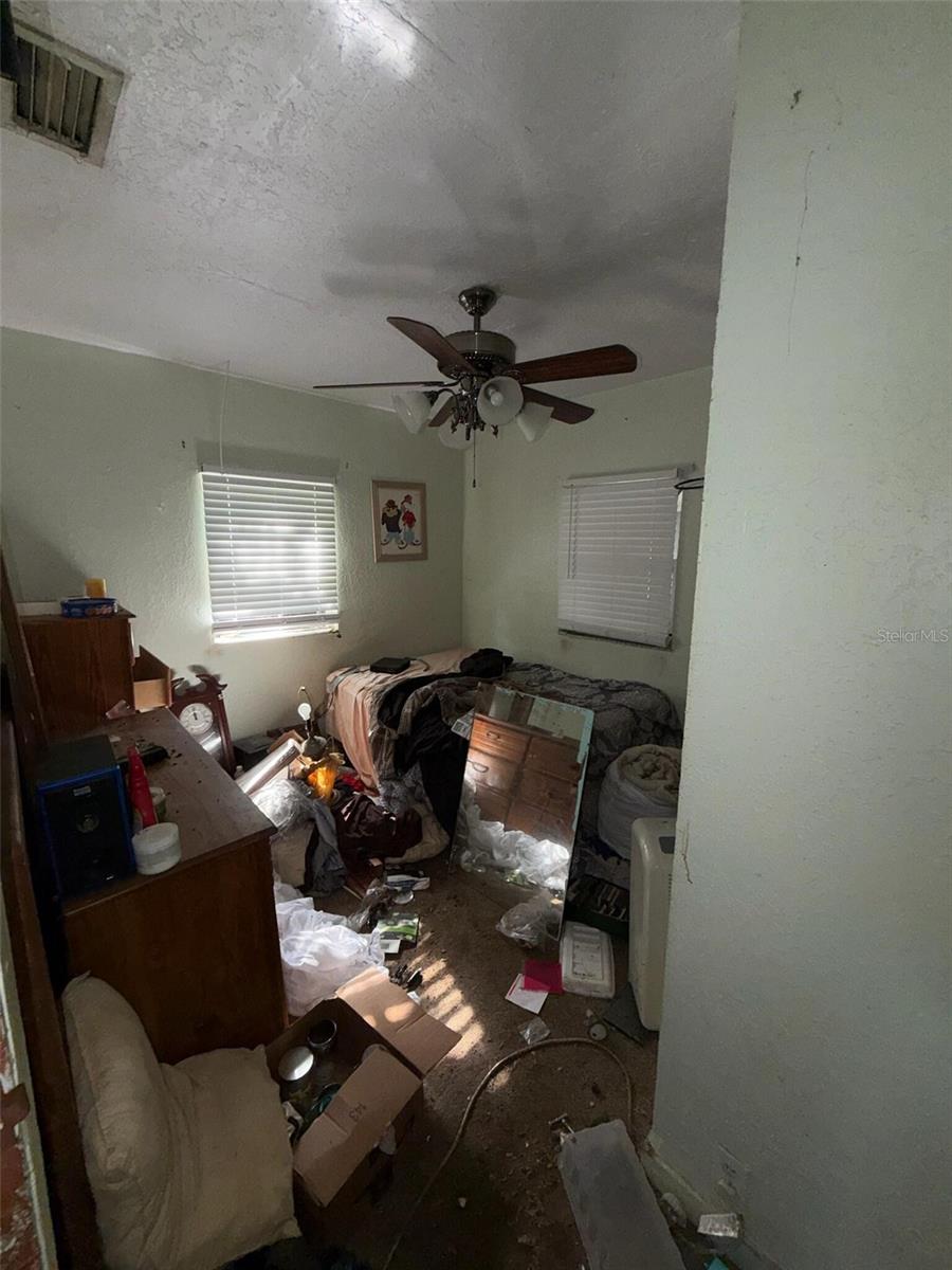 Image 12 of 13 For 702 Ohio Street