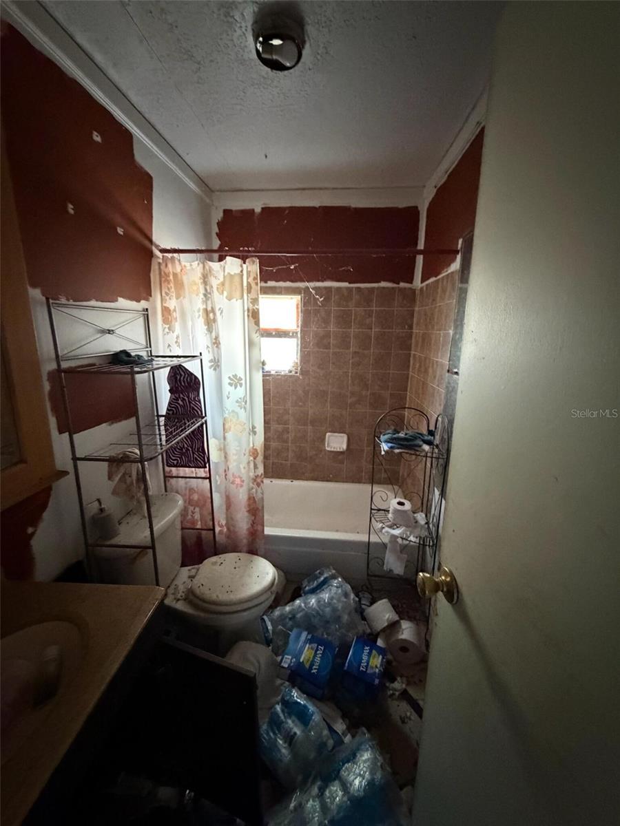 Image 7 of 13 For 702 Ohio Street