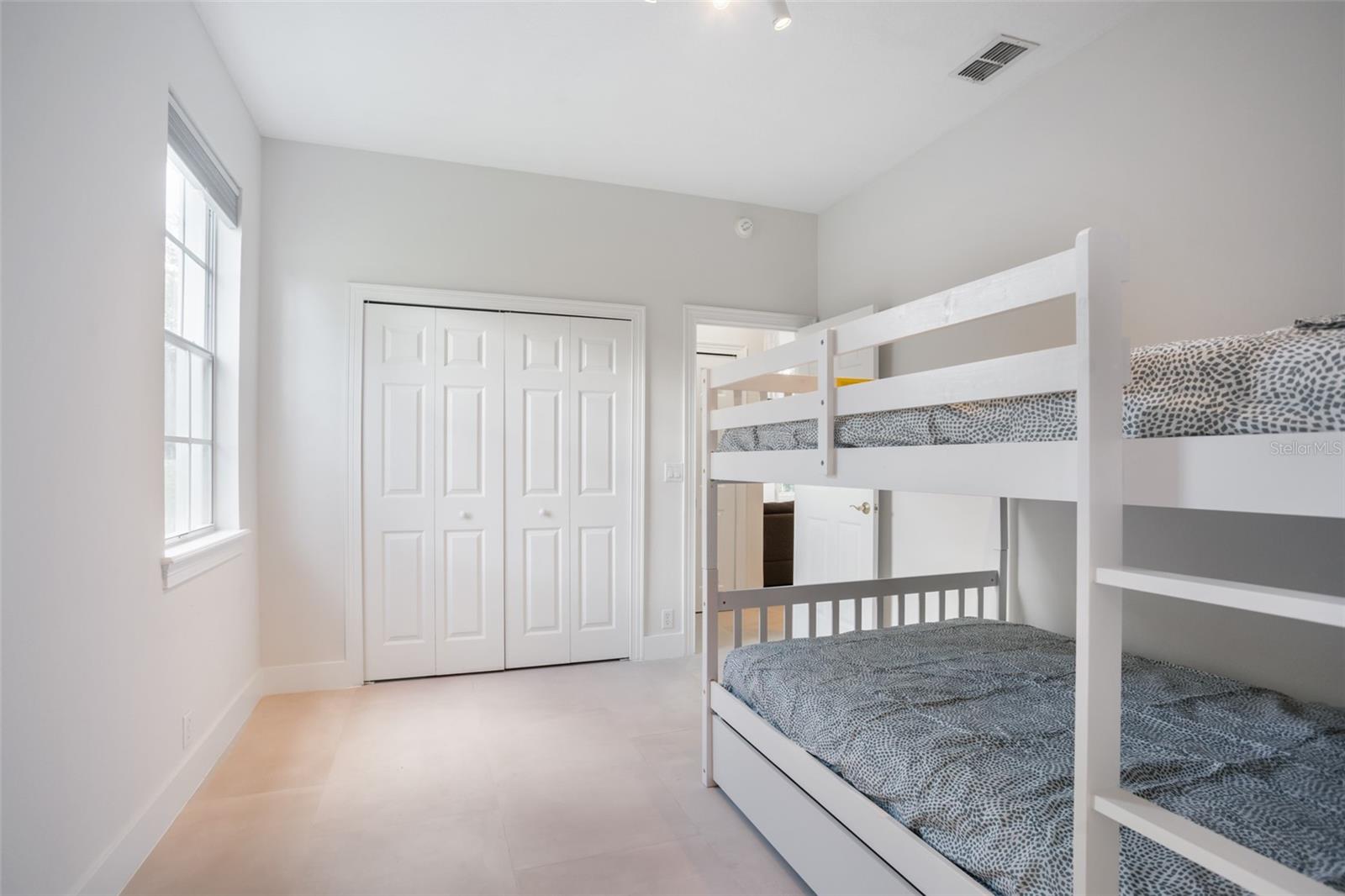 Image 33 of 43 For 11537 Claymont Cir