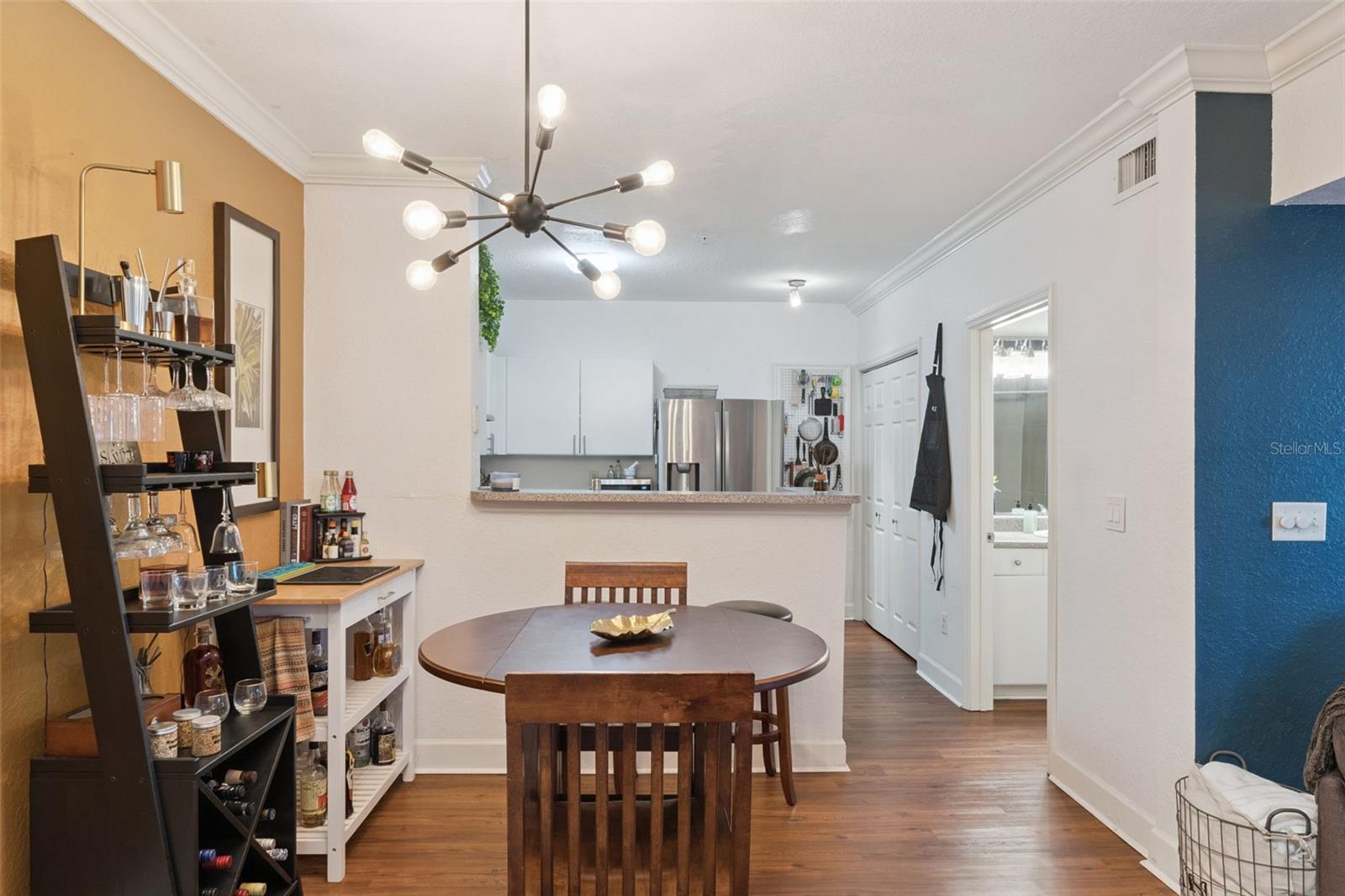 Image 11 of 45 For 202 South Street 2039