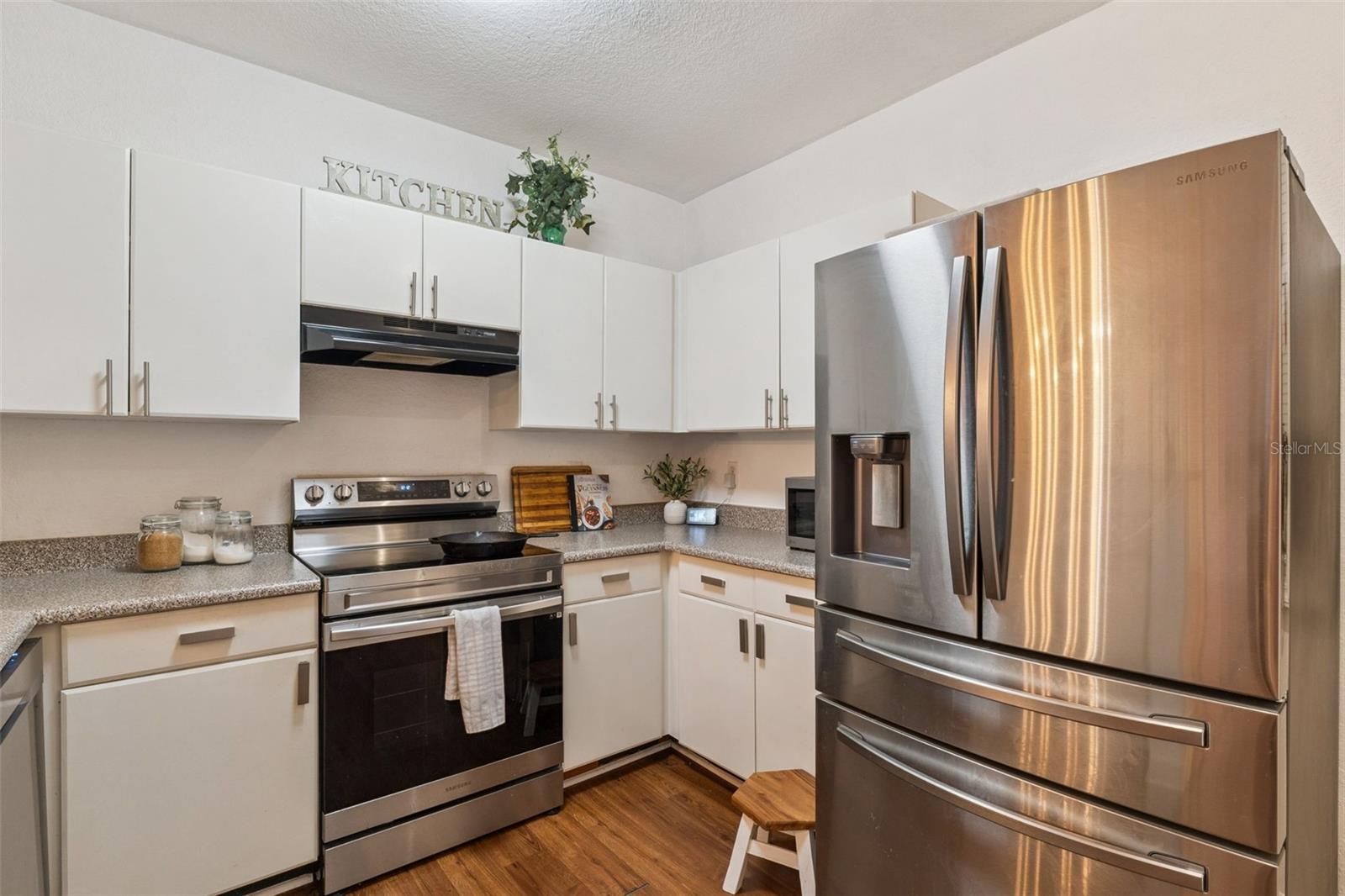 Image 15 of 45 For 202 South Street 2039