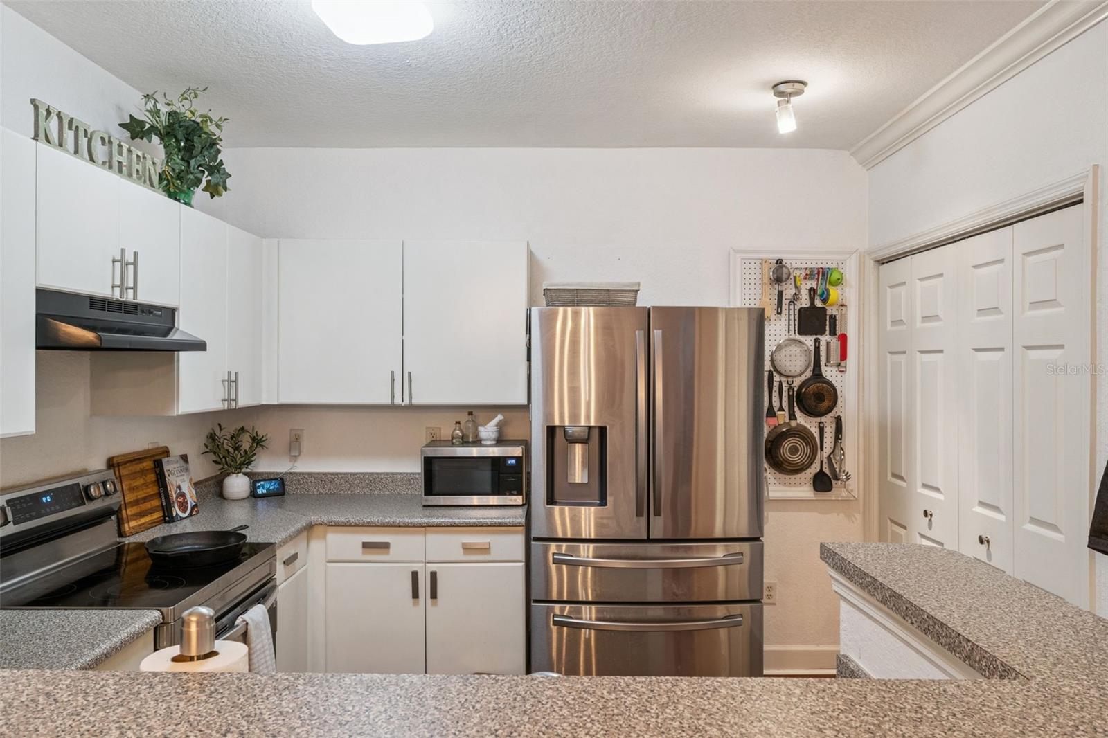 Image 17 of 45 For 202 South Street 2039