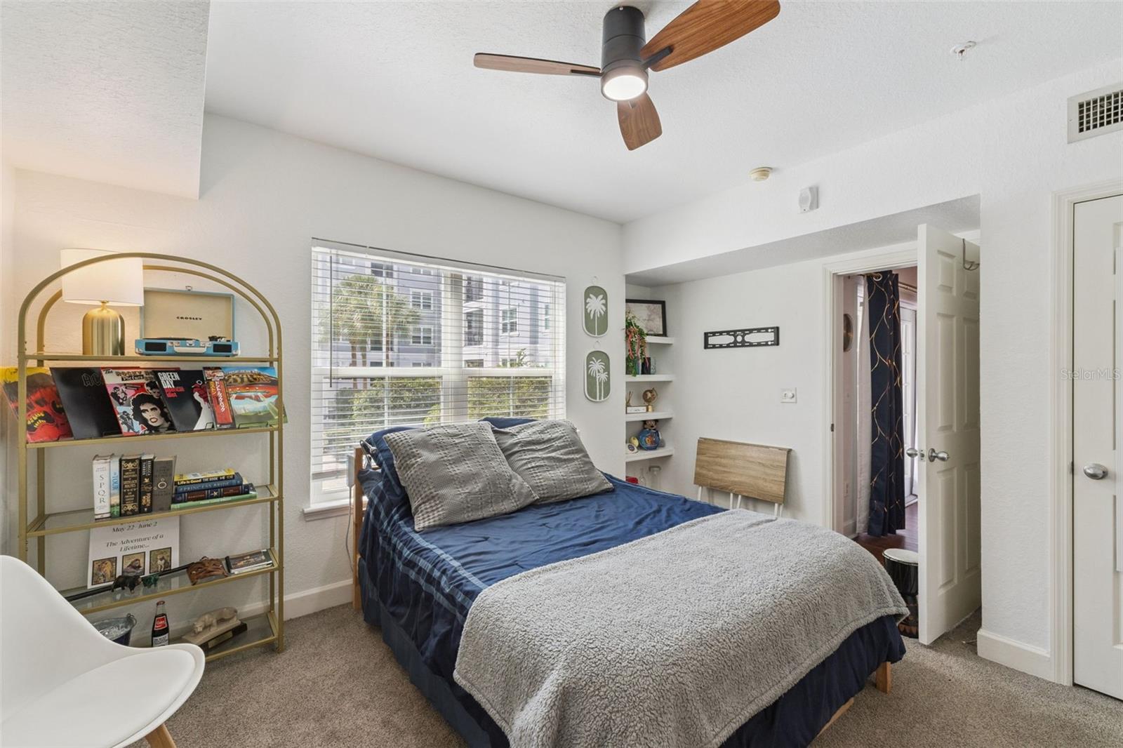 Image 19 of 45 For 202 South Street 2039