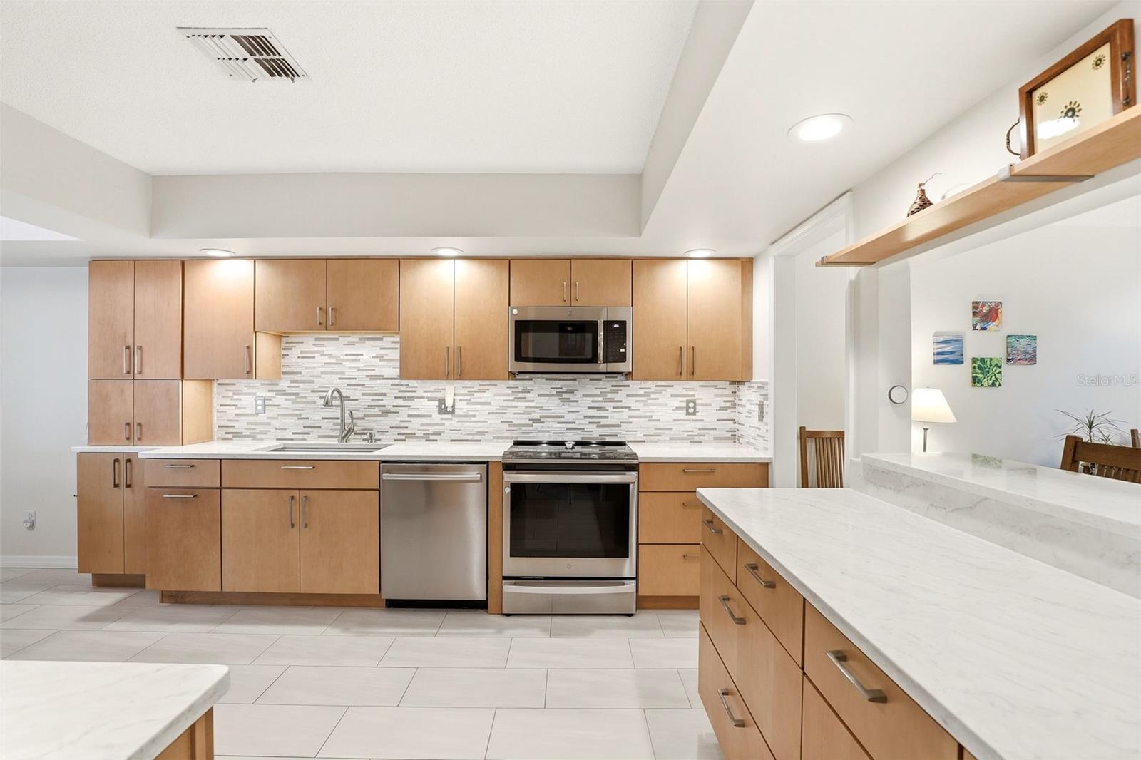 Image 10 of 53 For 121 Golf Club Drive