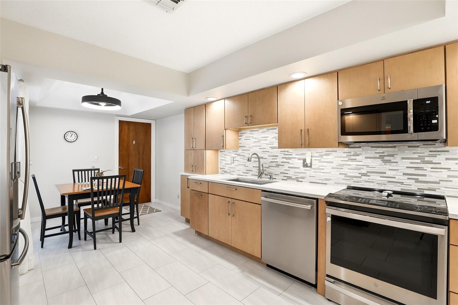 Image 12 of 53 For 121 Golf Club Drive