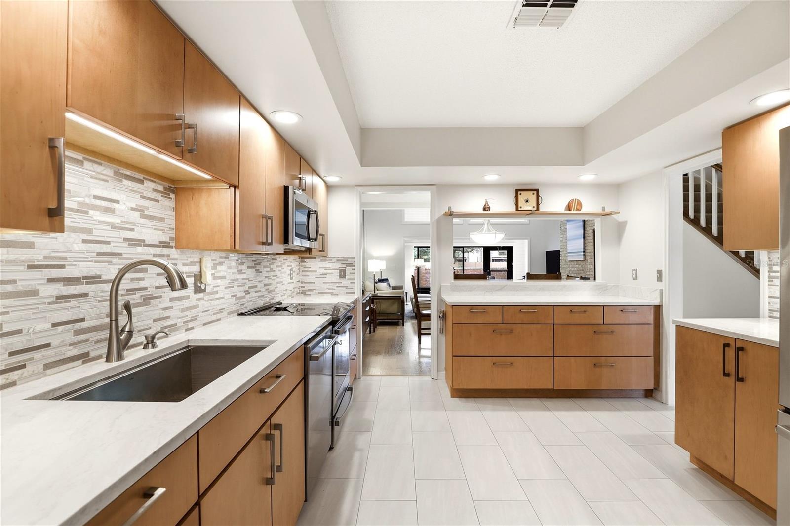 Image 13 of 53 For 121 Golf Club Drive