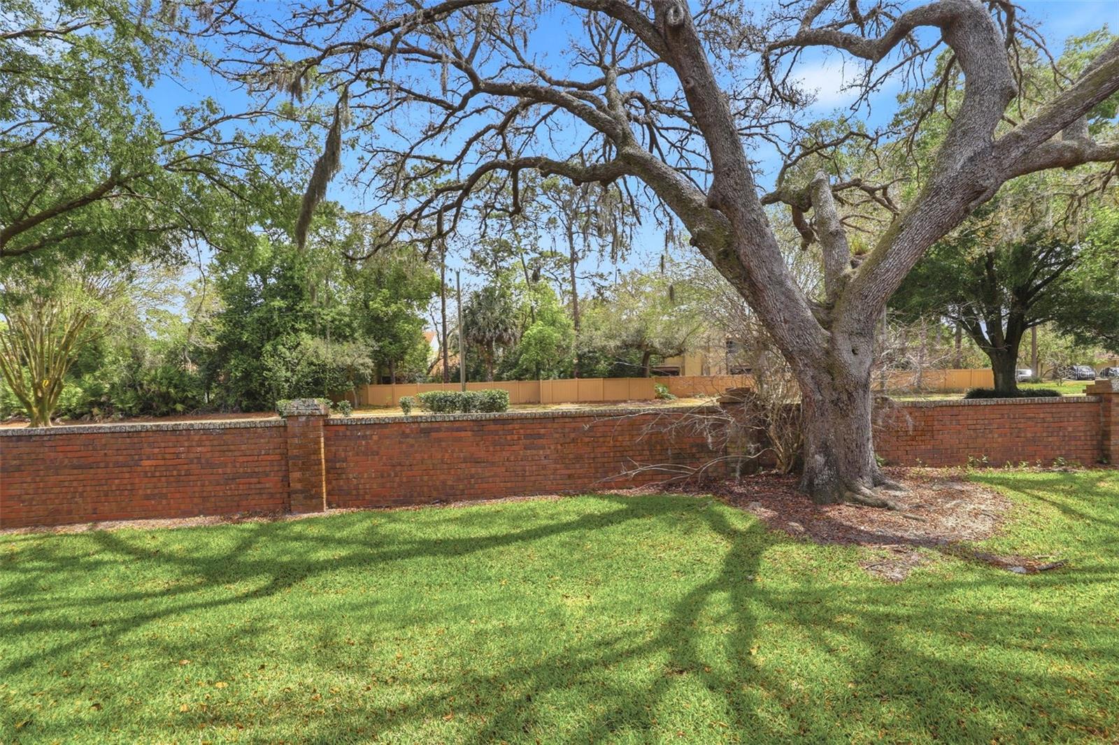 Image 35 of 53 For 121 Golf Club Drive