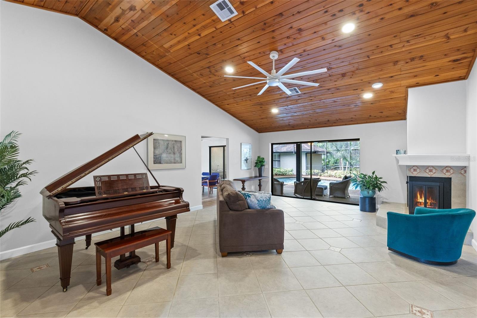 Image 2 of 60 For 100 Milinda Lane