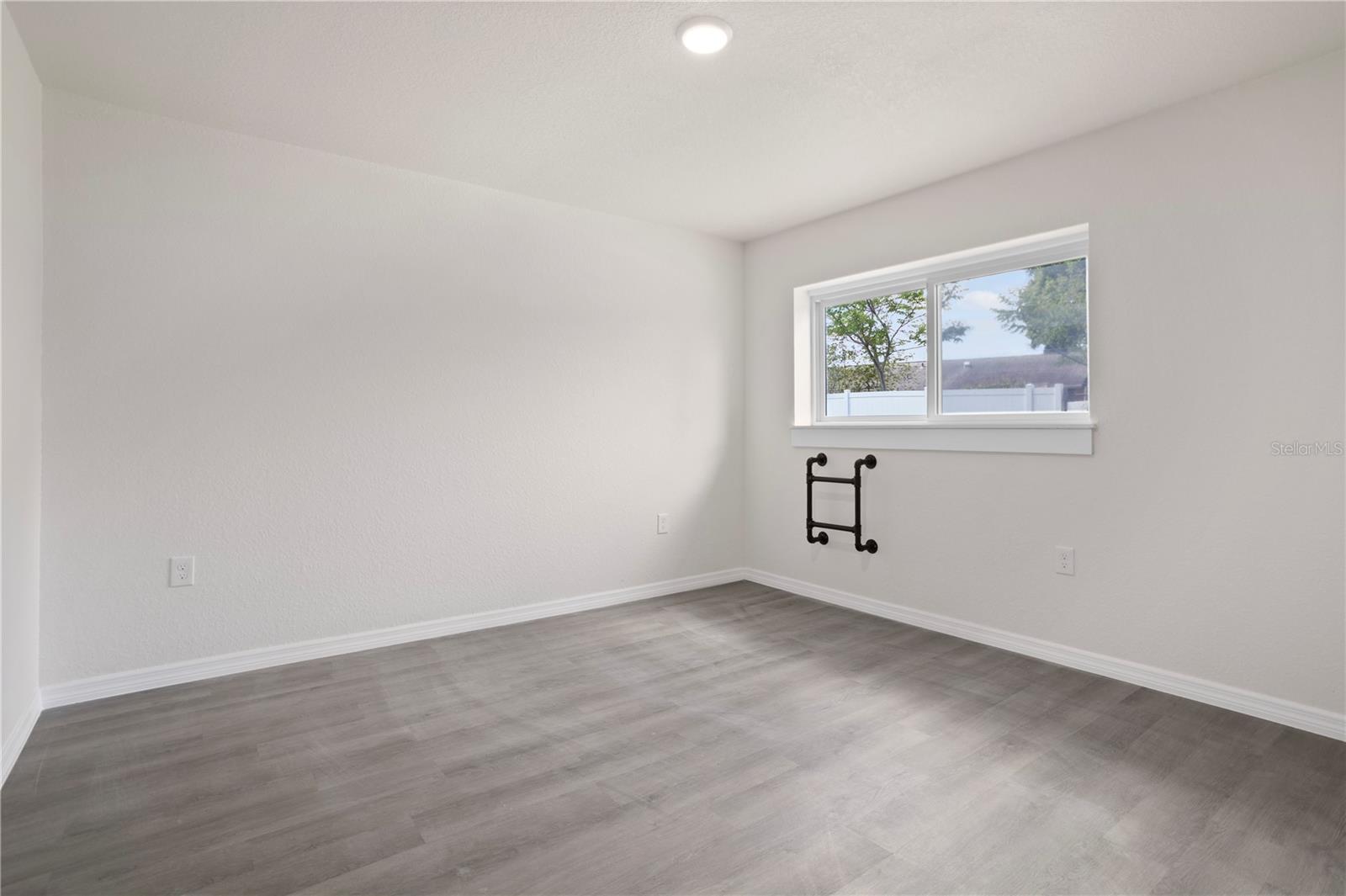 Image 24 of 31 For 1103 Sagamore Drive