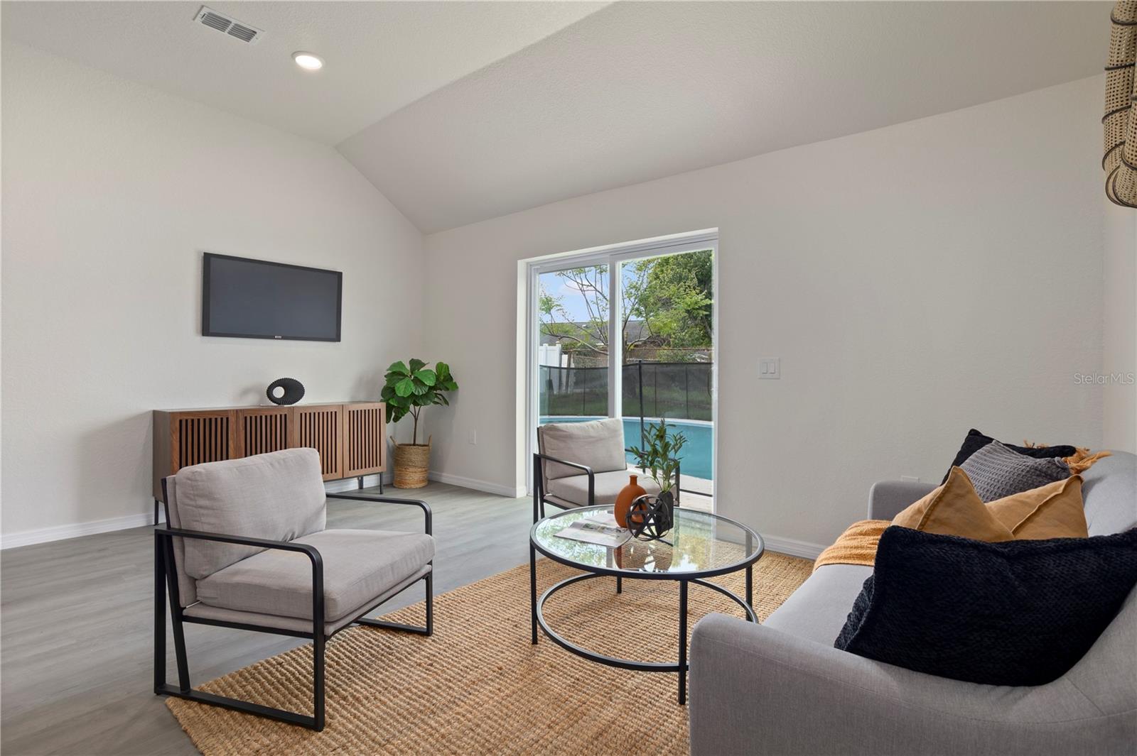 Image 6 of 31 For 1103 Sagamore Drive