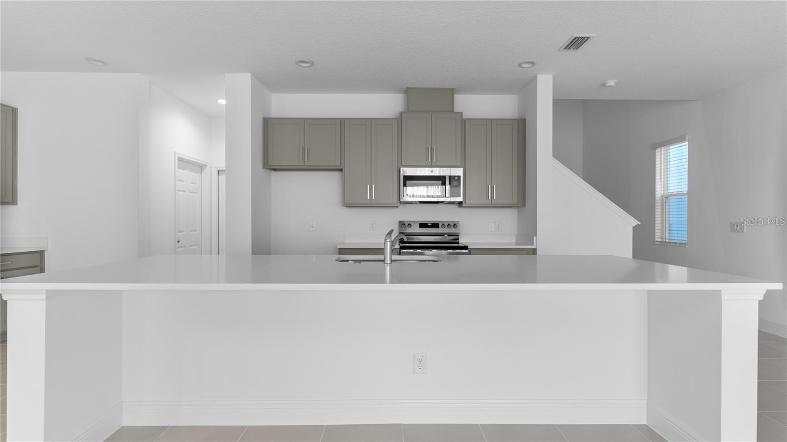 Image 11 of 25 For 14503 Crestavista Avenue