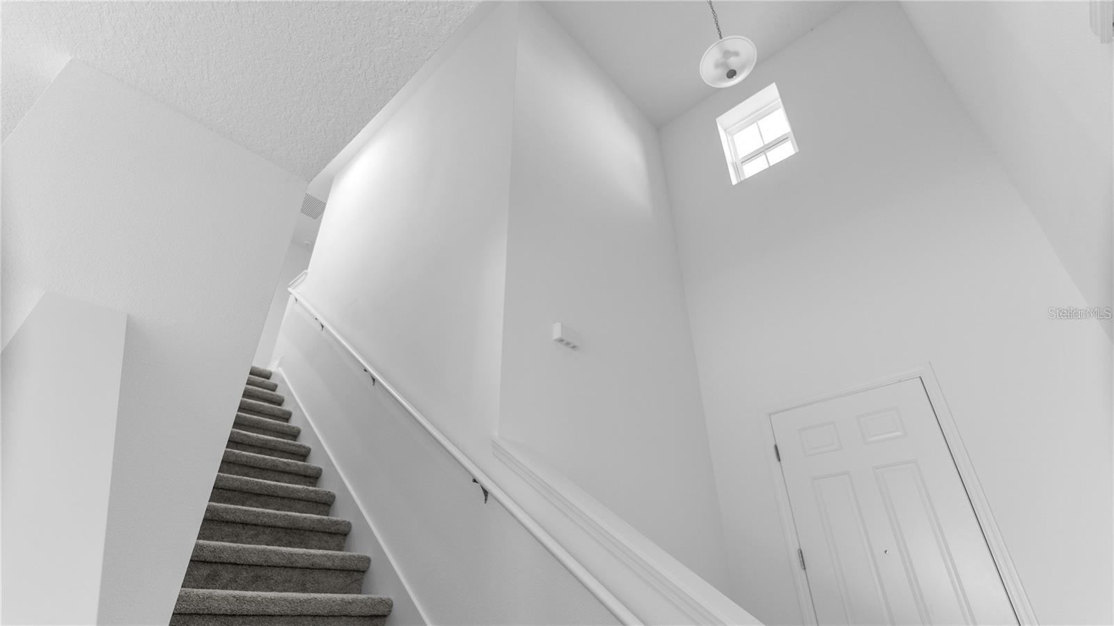 Image 17 of 25 For 14503 Crestavista Avenue