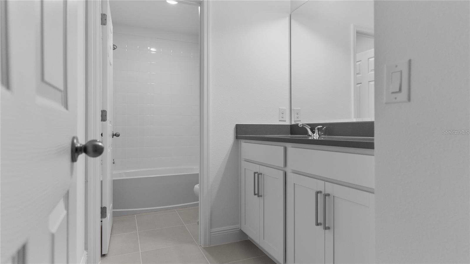 Image 18 of 25 For 14503 Crestavista Avenue