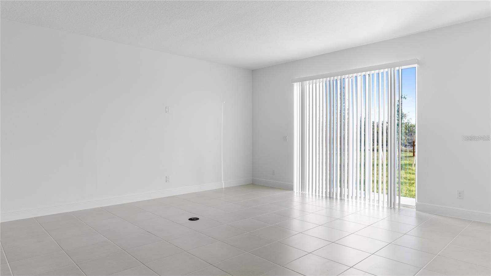 Image 8 of 25 For 14503 Crestavista Avenue