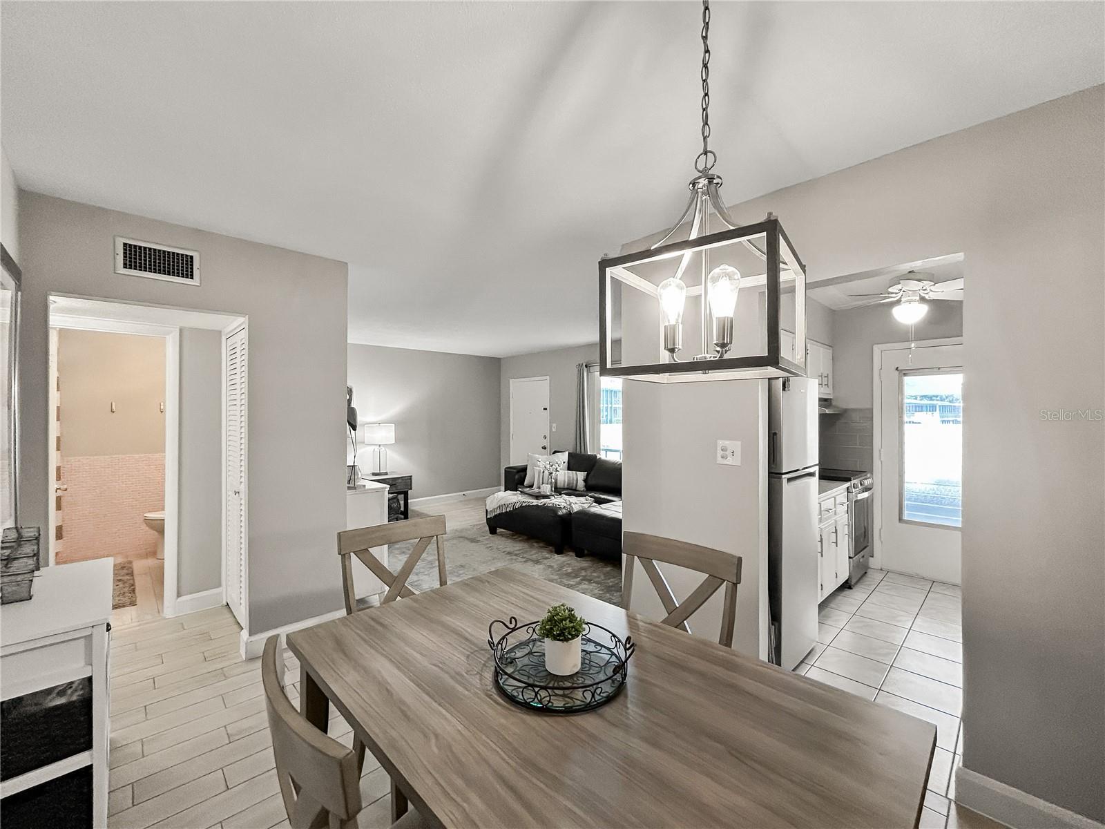 Image 10 of 32 For 1600 Lake Parker Drive C4