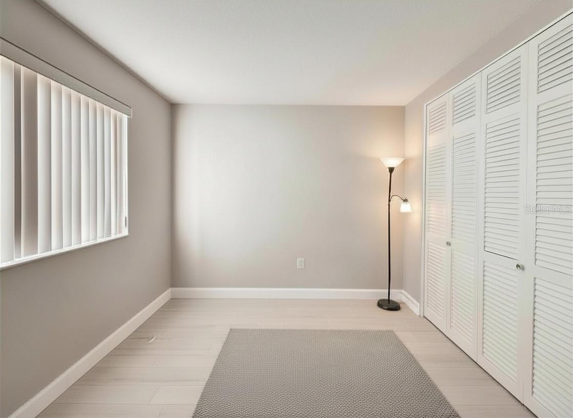 Image 21 of 32 For 1600 Lake Parker Drive C4