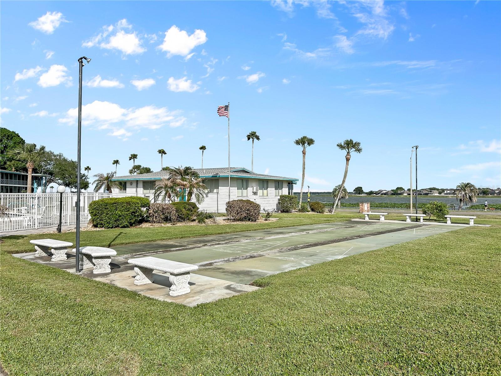 Image 23 of 32 For 1600 Lake Parker Drive C4