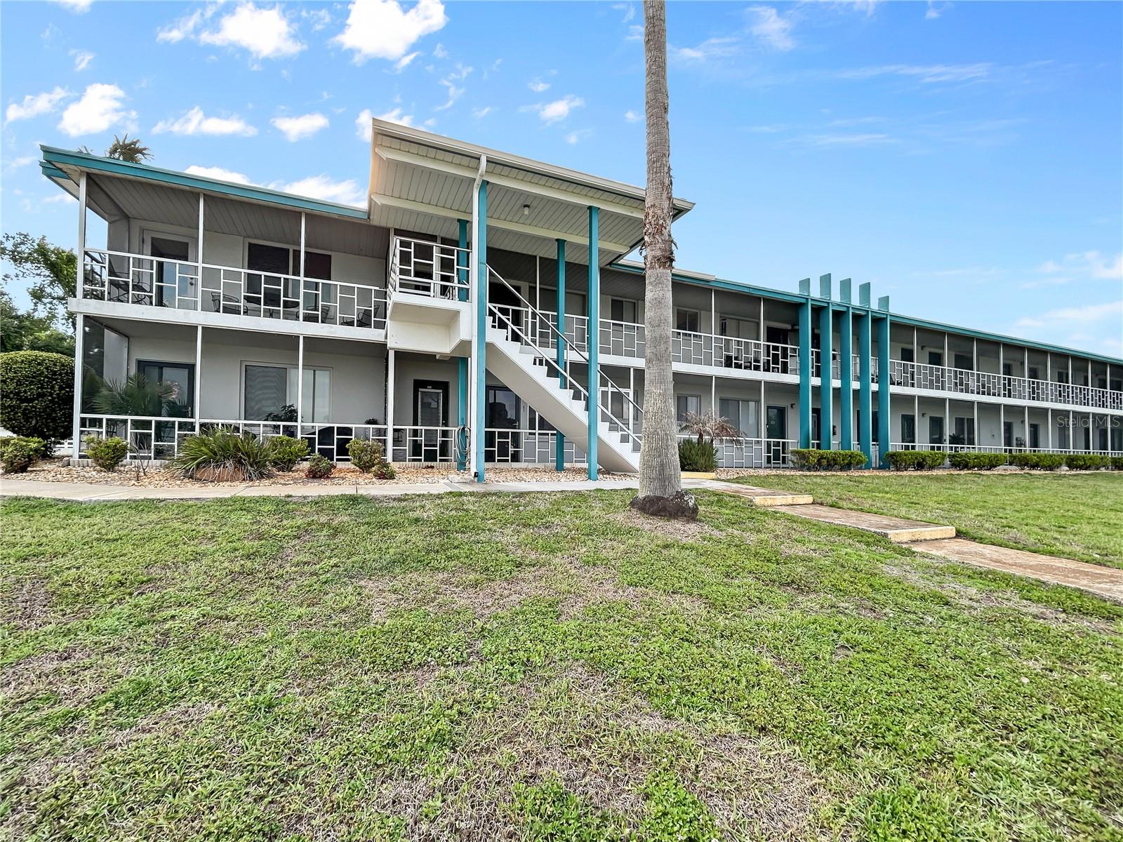 Image 26 of 32 For 1600 Lake Parker Drive C4